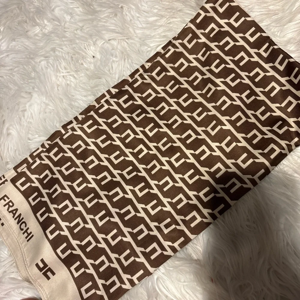 Elisabetta Franchi square print light brown silky twill scarf 35x35in‼️LAST ONE